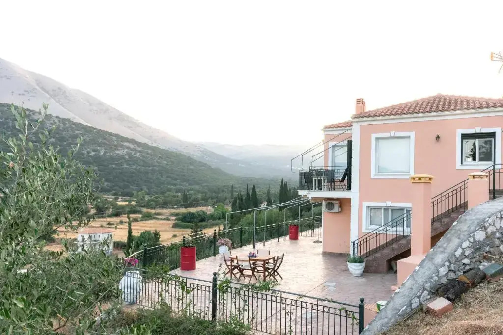 Mema's Home -2 bedrooms- with stunning sea view