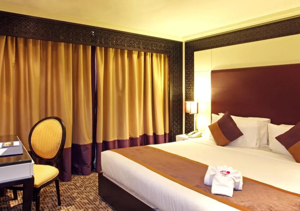 Carlton Tower Hotel