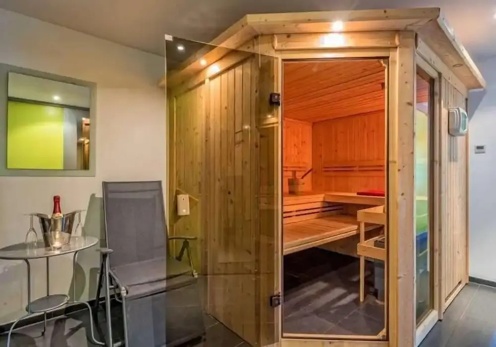 Fronwald: Sauna | Whirlpool | Kamin | eingezäunt