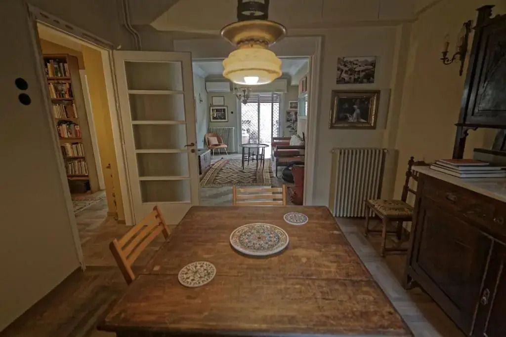 Athens noir: 1920s vibe on the East Mediterranean