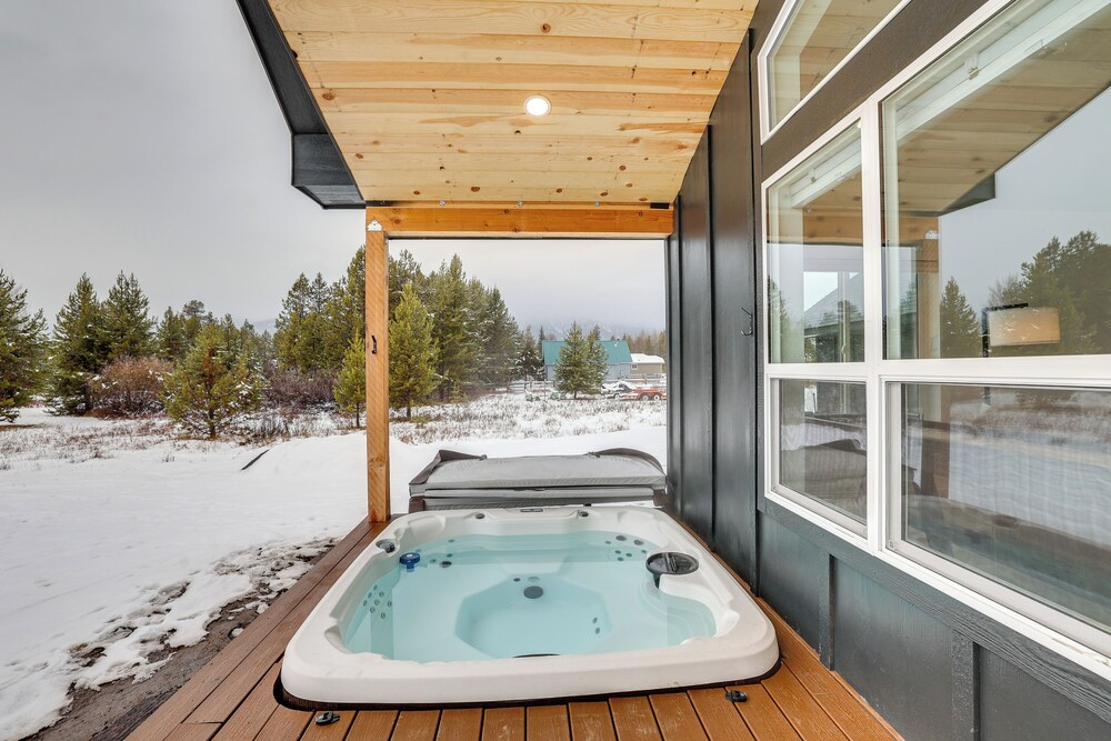Family-friendly Donnelly Home w/ Private Hot Tub!