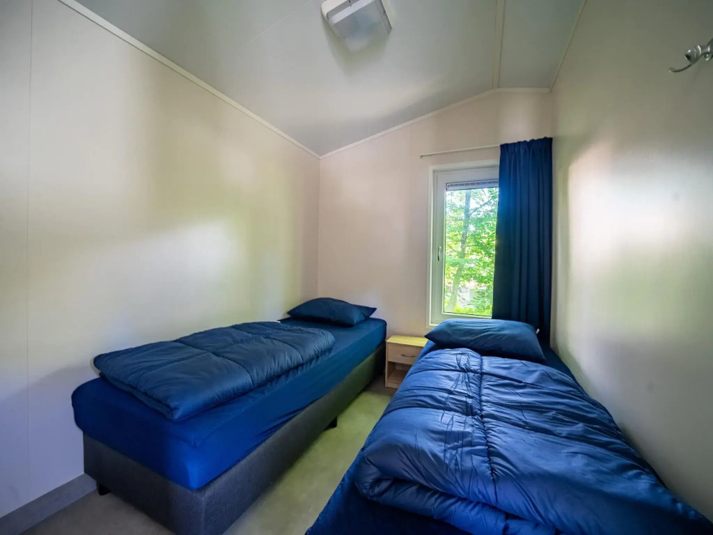 Well-maintained chalet with WiFi, not far from Amsterdam