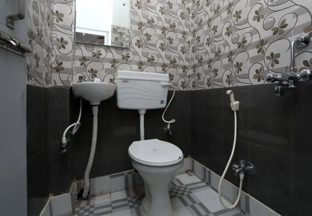 Upasana Guest House By OYO Rooms