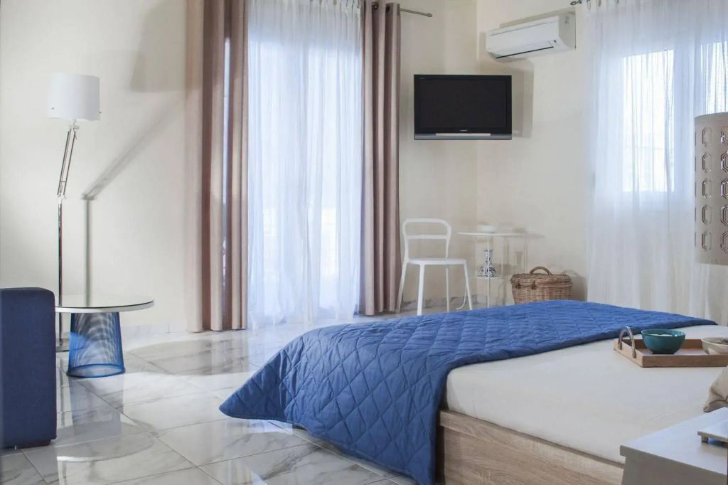 Krinis Apartments