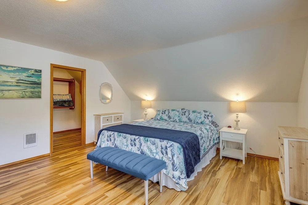 Half Mi to Beach: Rockaway Beach Home w/ Grill!