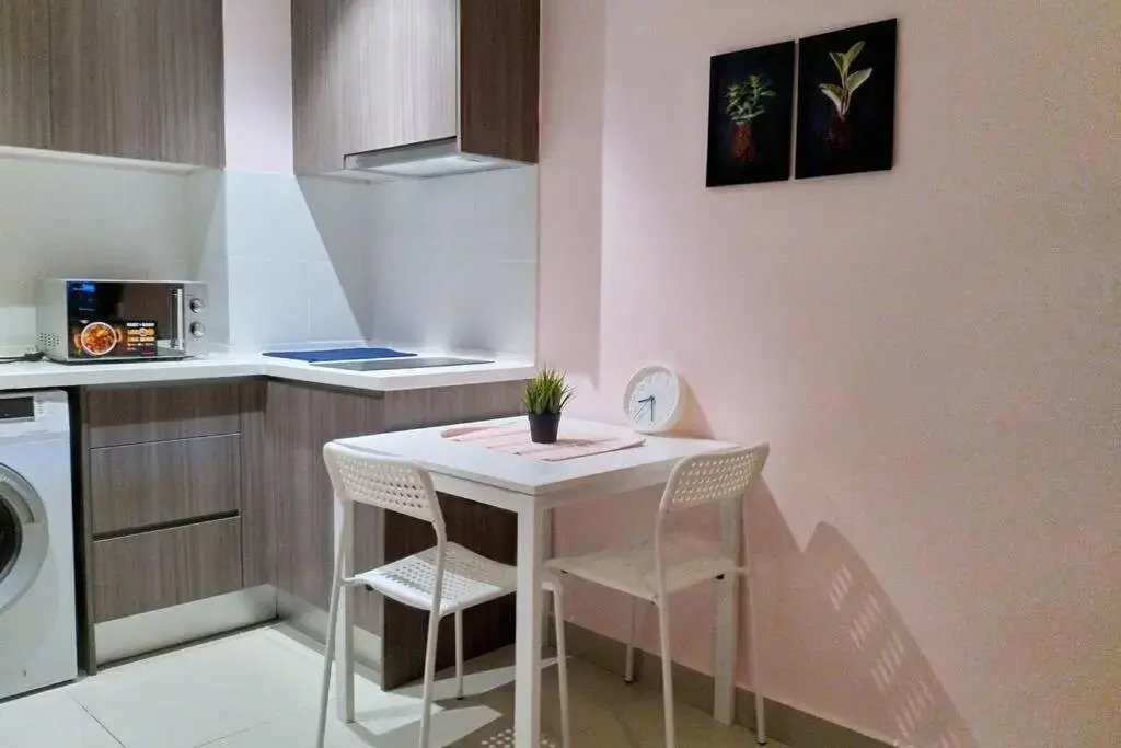 HB1512- Hyve Studio unit, Lake view, Cyberjaya, Free Wi-Fi, Free Parking, Netflix,Pool