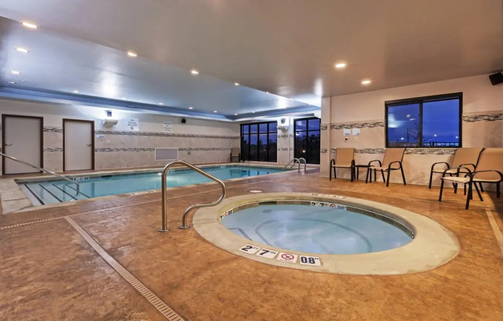 Holiday Inn Express & Suites Glenpool by IHG