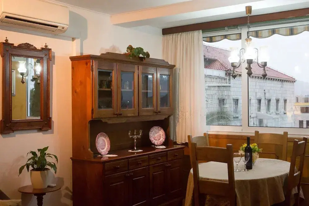 Apartment One , sea view , free parking