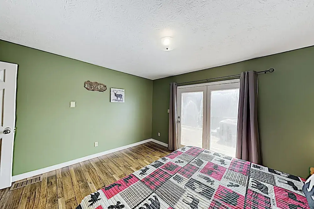 New Listing! Great Smoky W/ Hot Tub 3 Bedroom Home