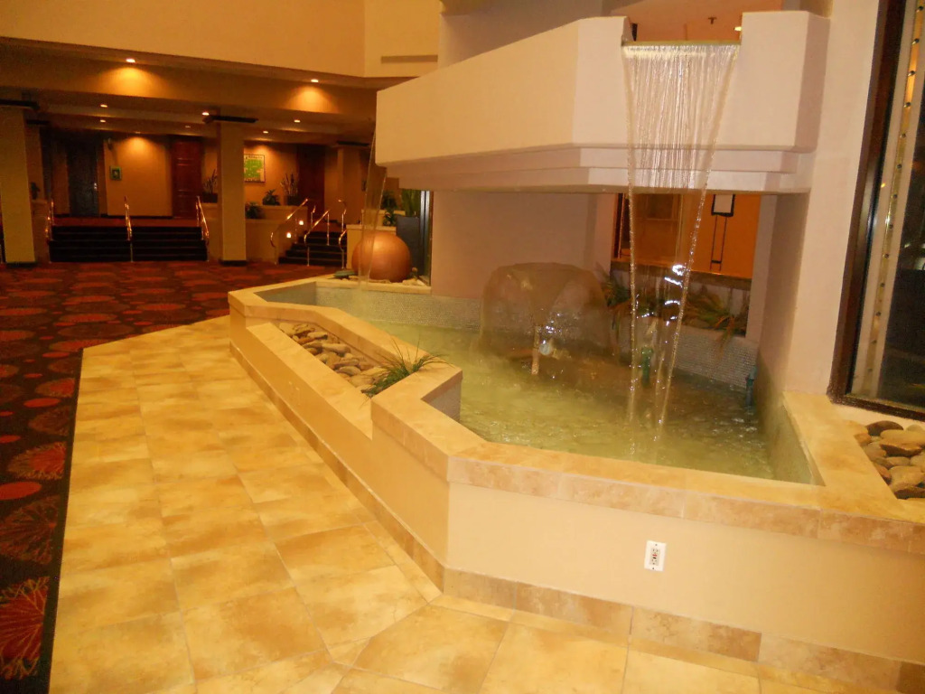 Holiday Inn Springdale-Fayetteville Area by IHG