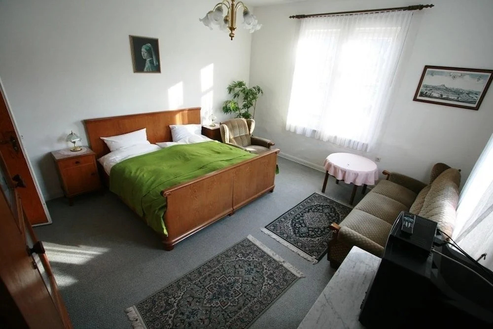 Hotel Schwarzaquelle