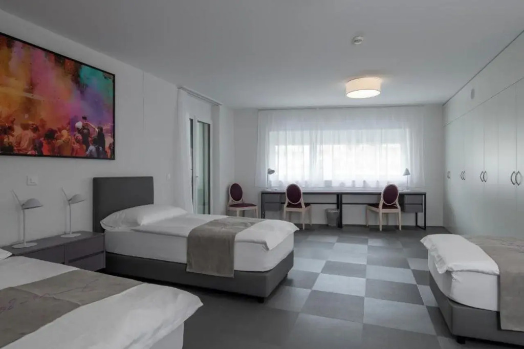"The Freddie Mercury" Hotel