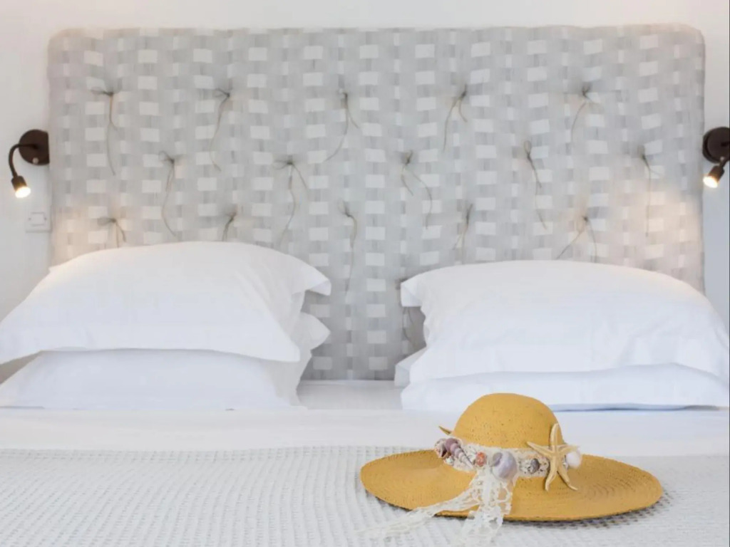 Evi Rooms