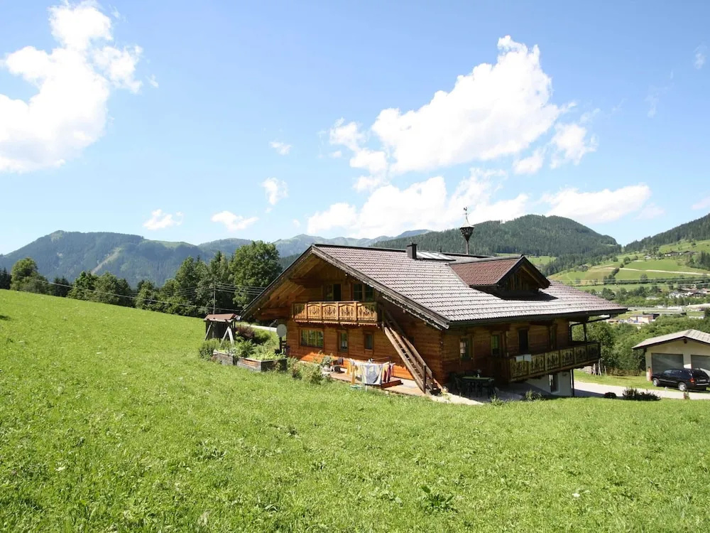 Sprawling Mansion near Ski Area in Salzburg