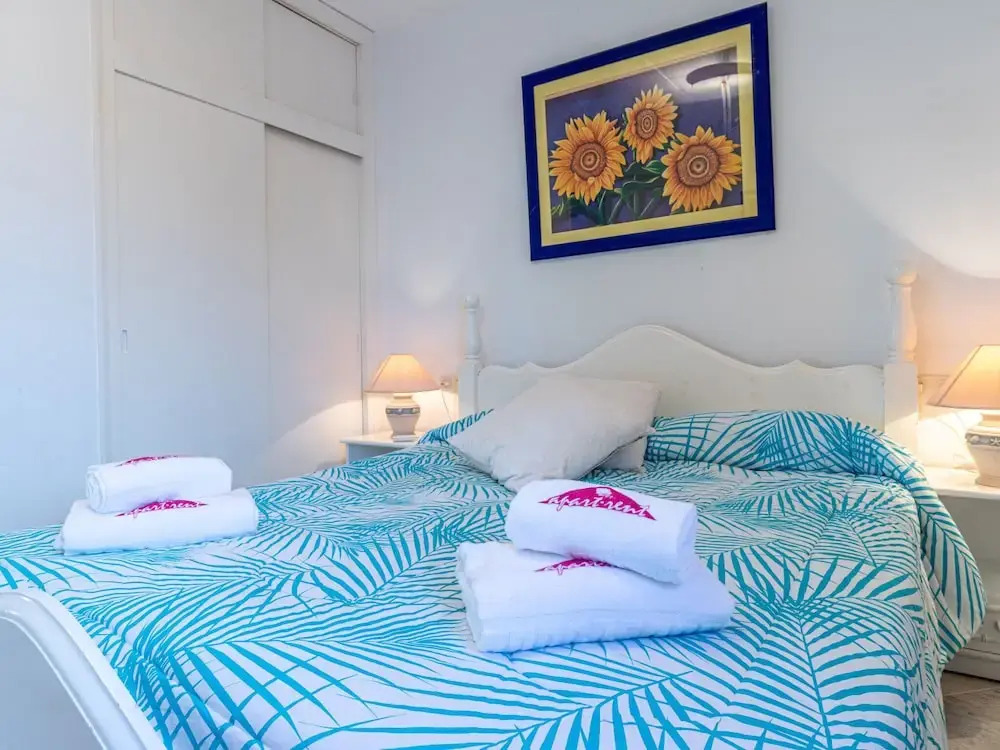 Holiday Home on a Canal With Private Swimming Pool and Mooring