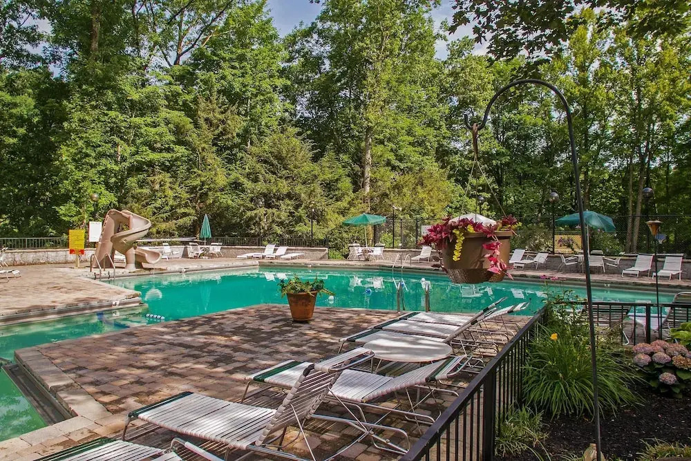 Yetis Hideaway W/ 3 Pools - Near Skiing, Dining 2 Bedroom Condo