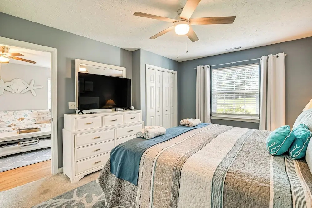 1st-floor Condo w/ Pool on Intracoastal Waterway!