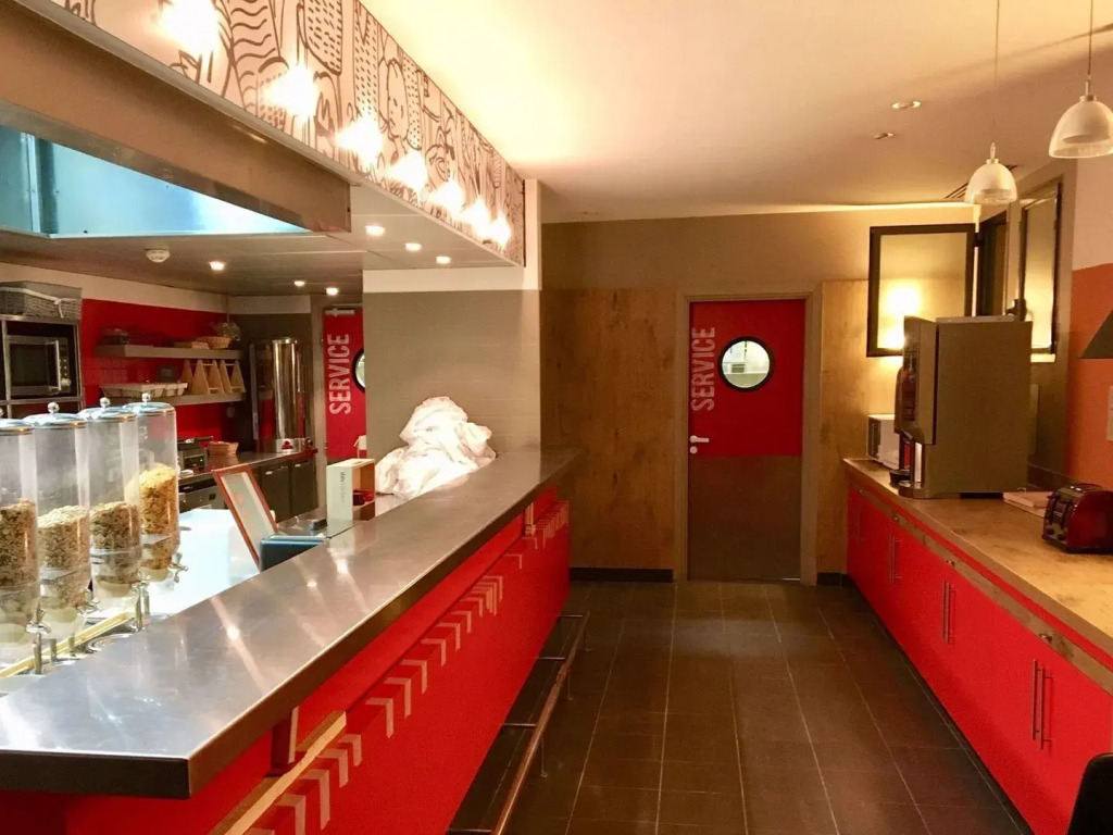 IBIS Cannes Mouans Sartoux Piscine parking gratuit