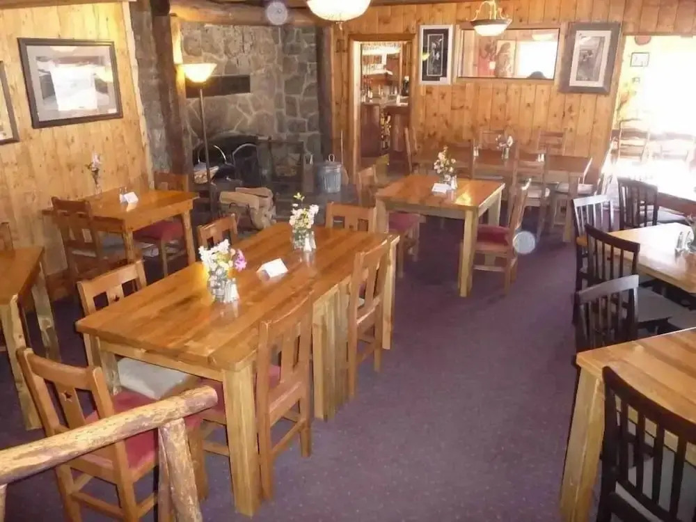 Stay Twin Lakes Cottage
