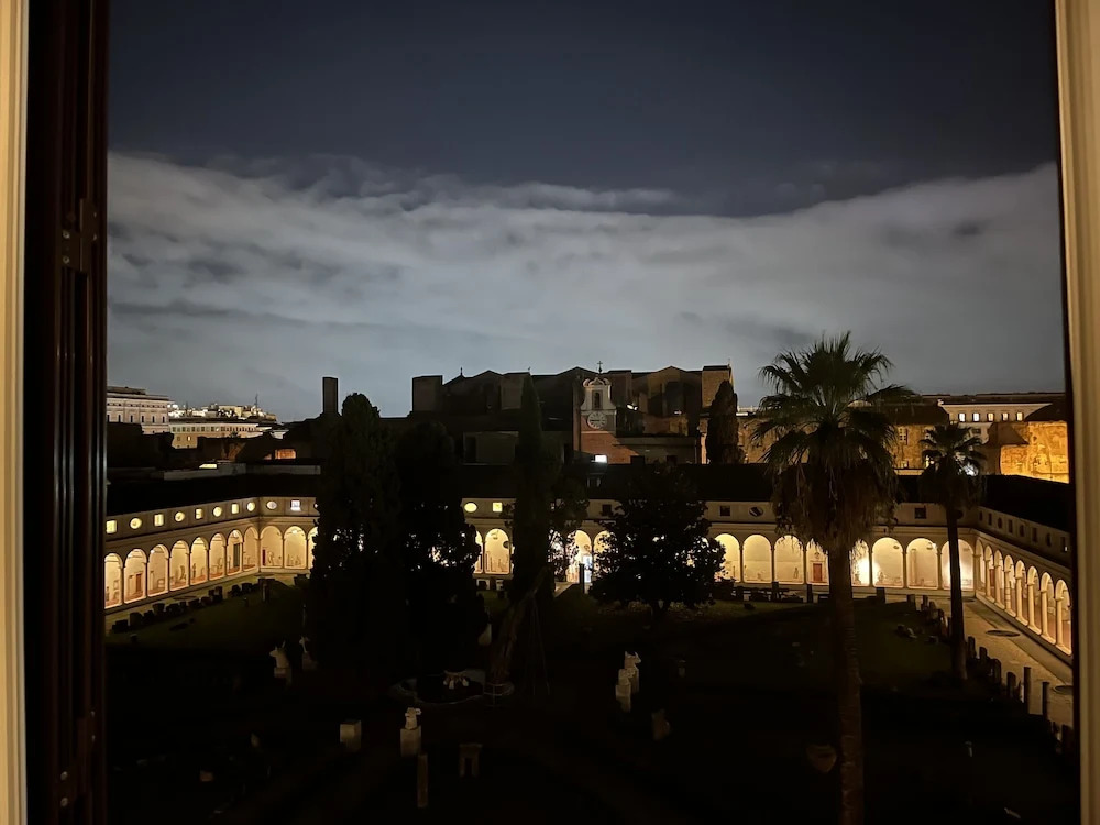 Camere con vista sul Chiostro Di Michelangelo