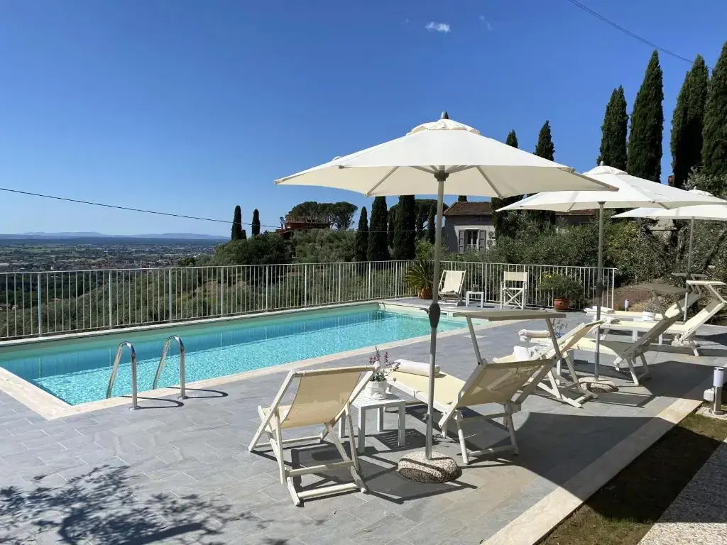 Villa Maona - con piscina tra Firenze e Pisa
