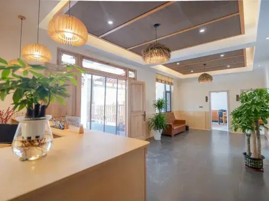 Rao's Manor B&B (Wudang Mountain Scenic Area Ticket Office Store)