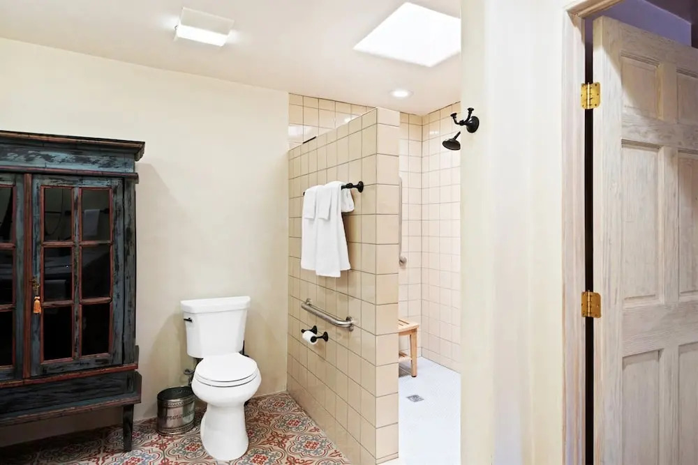 Casa Carmen Zia - Comfortable East Side Elegance - NEW Listing