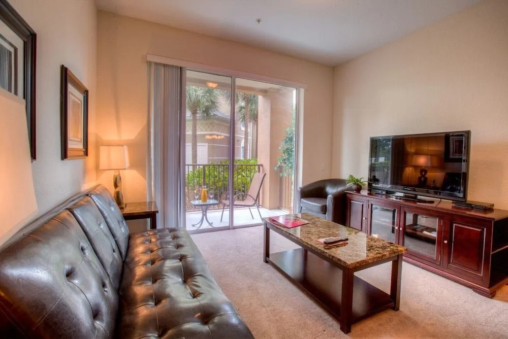 Cozy Condo w FREE Vista Cay Resort Access