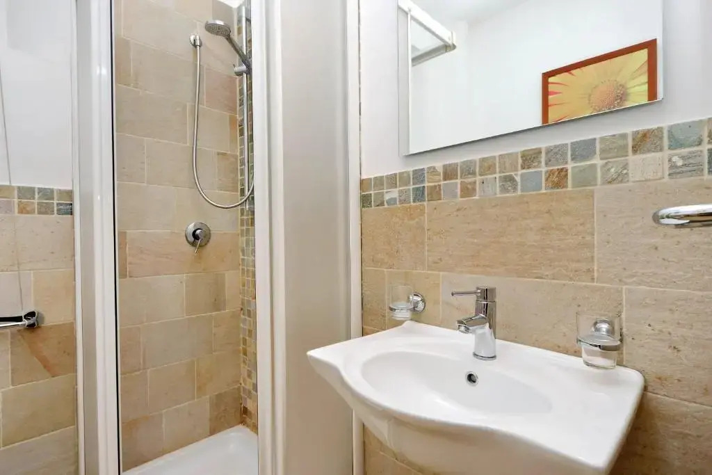 Cozy Apartment Fabia 300 mt from Colosseum