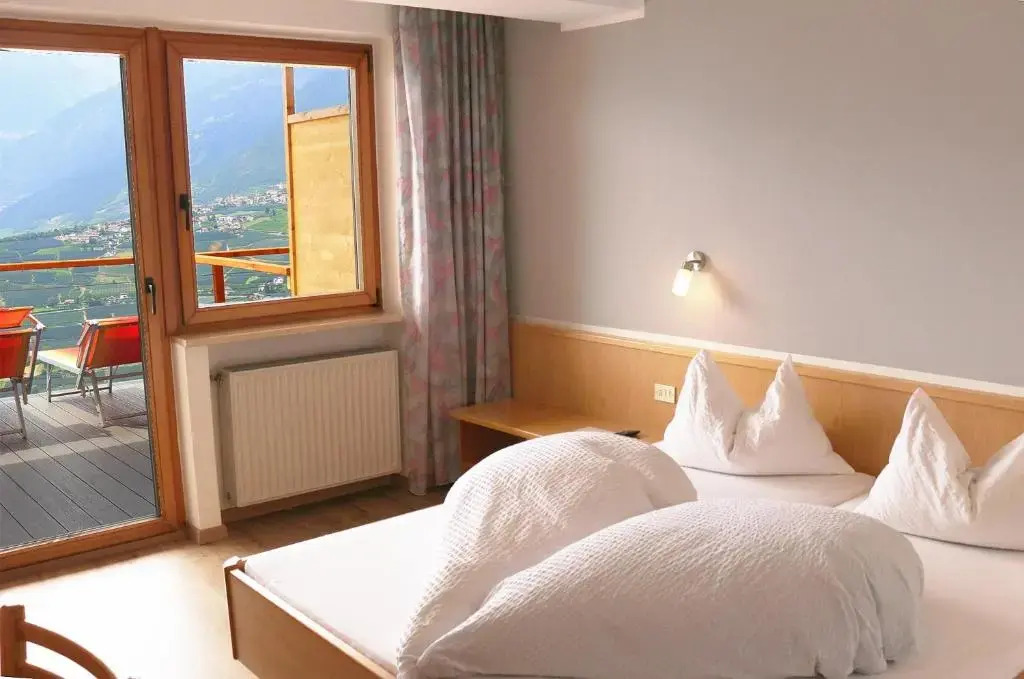 Schenna Garni Eden Bed & Breakfast