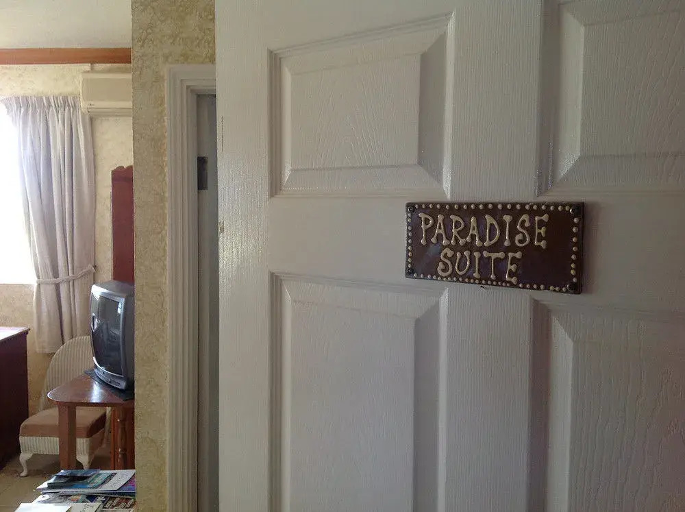 Palm Paradise Guest House and 2 Apartments
