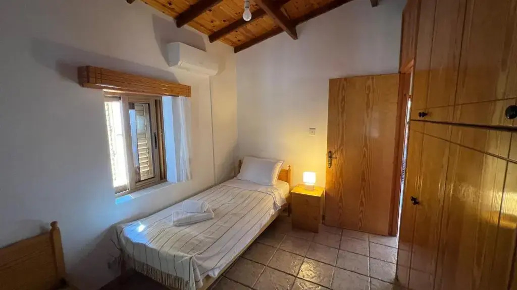 Sea-View Stone House Neo Chorio
