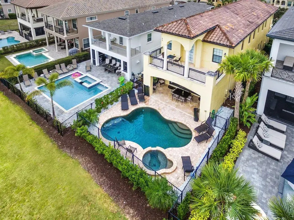 Panoramic Golf Course Views 5 Br home by RedAwning