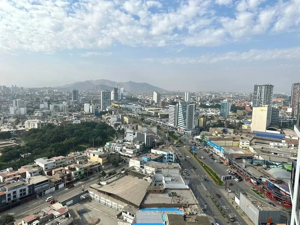 Modern 1BR on J Prado Board San Isidro
