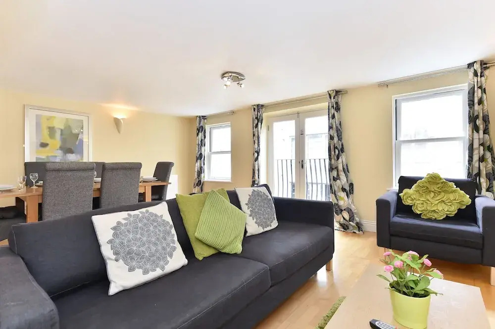 Allen Gardens Apartments