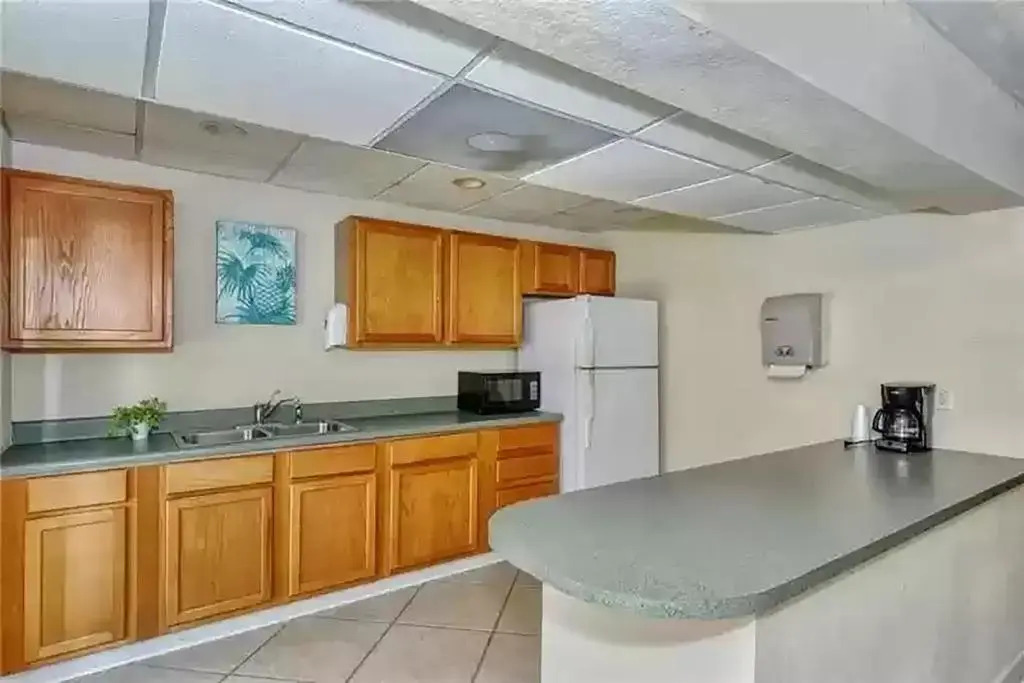 Lovely 3 Bedroom Condo On Golf Course