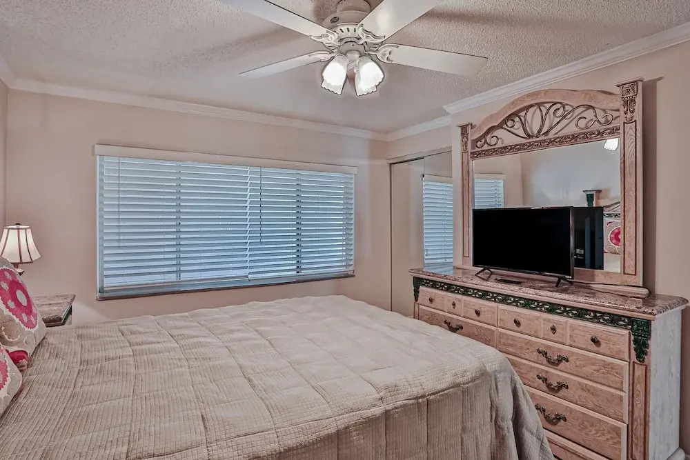 Oceanfront Townhouse With Shared Pools, Ocean View, Wifi, W/d, and Central AC