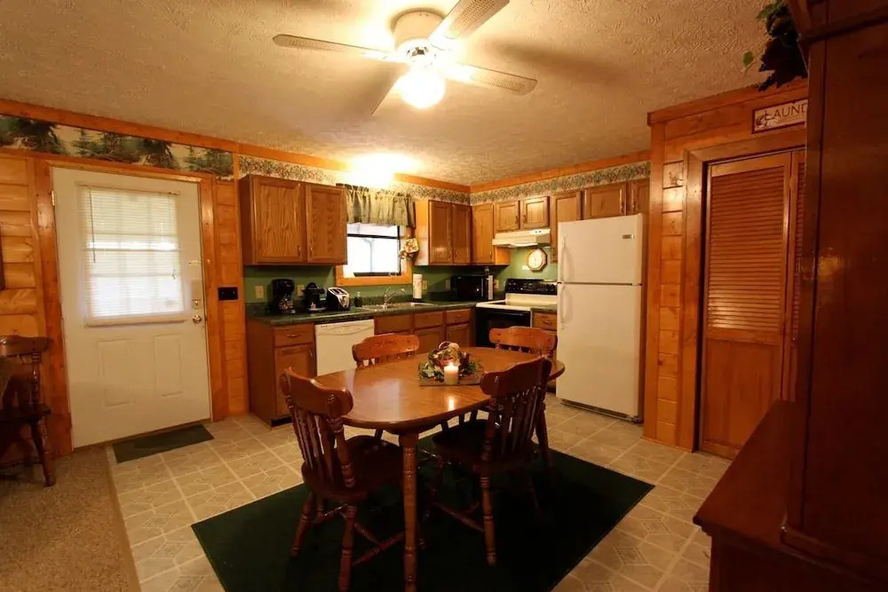 Woodhaven 1741 - Two Bedroom Cabin