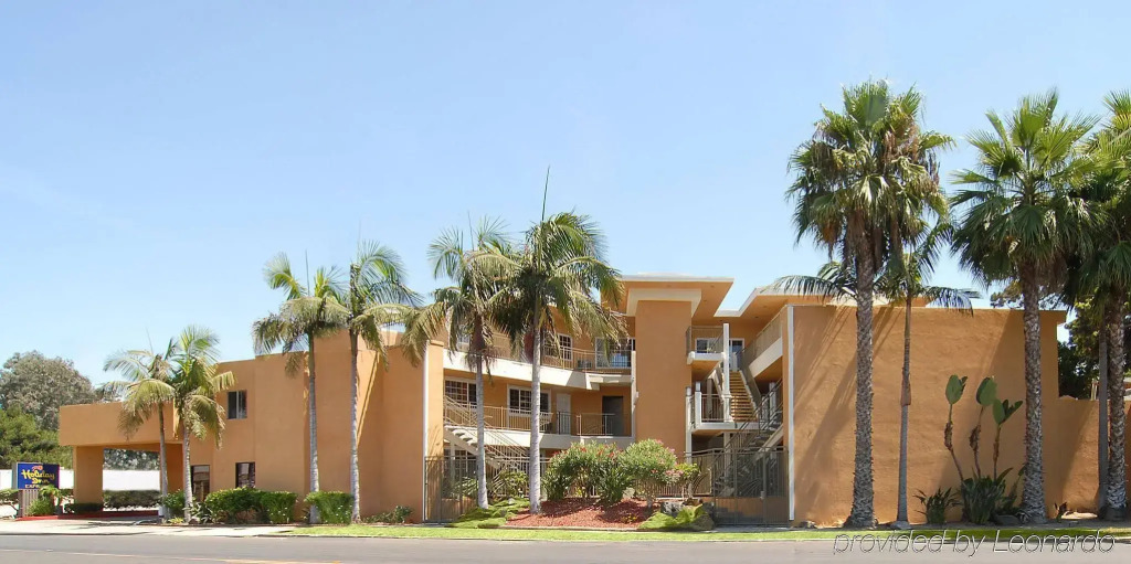 Holiday Inn Express and Suites La Jolla - Windansea Beach, and IHG Hotel