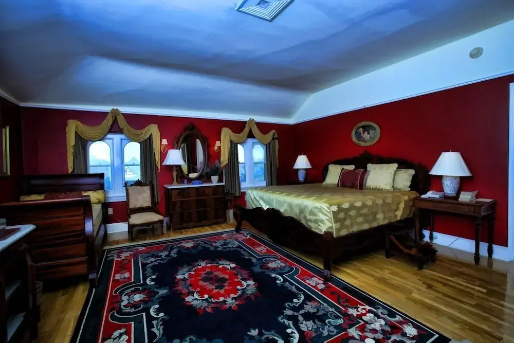 Southern Mansion
