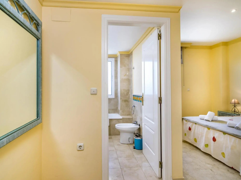 Pet Friendly apartment on the beach 306