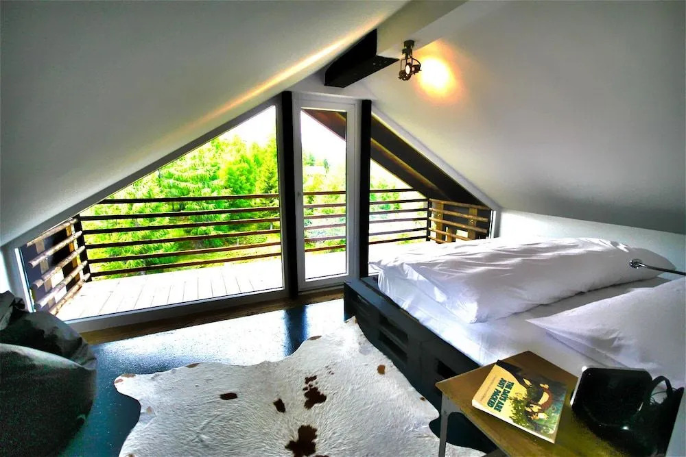 hotel 12