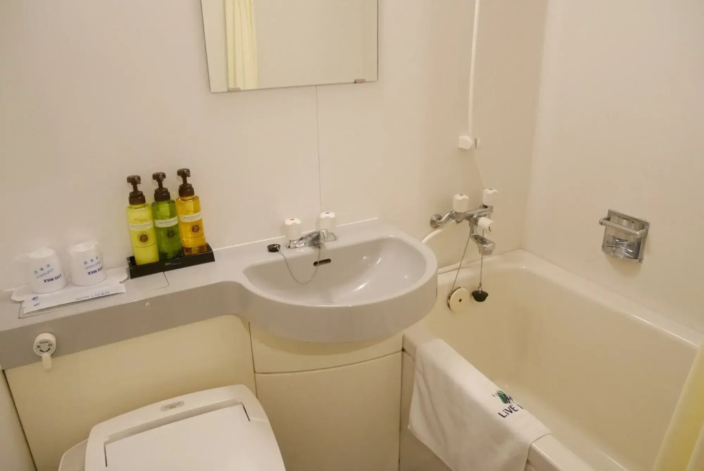 HOTEL LiVEMAX BUDGET Yokohama Kannai