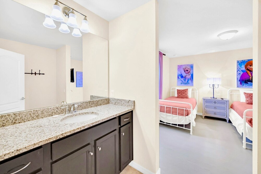 6BR Windsor Resort Home 15min Disney