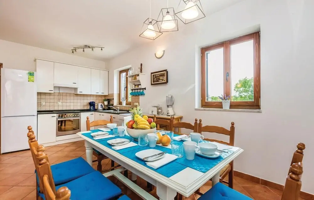 Beautiful Home in Dobrinj With Wifi and 4 Bedrooms