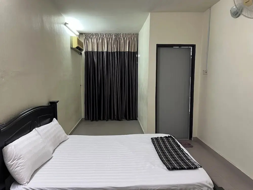 Hotel O Hifi Rooms