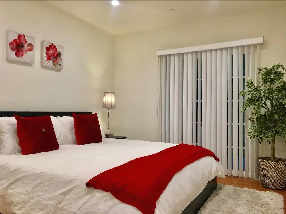 151 West Kalmia Street Executive 2BR