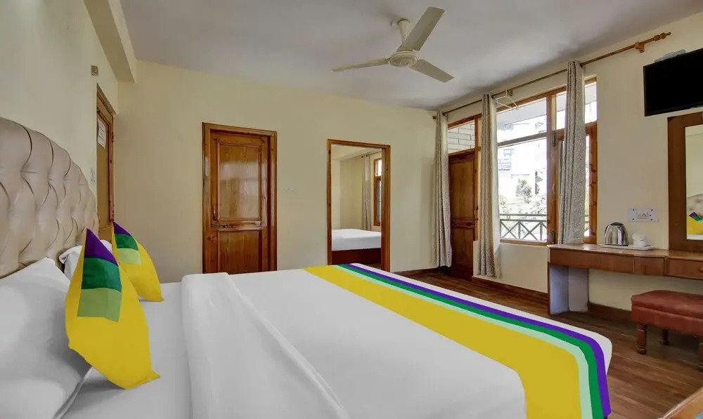 Itsy By Treebo - Chichoga Holiday Inn With River View
