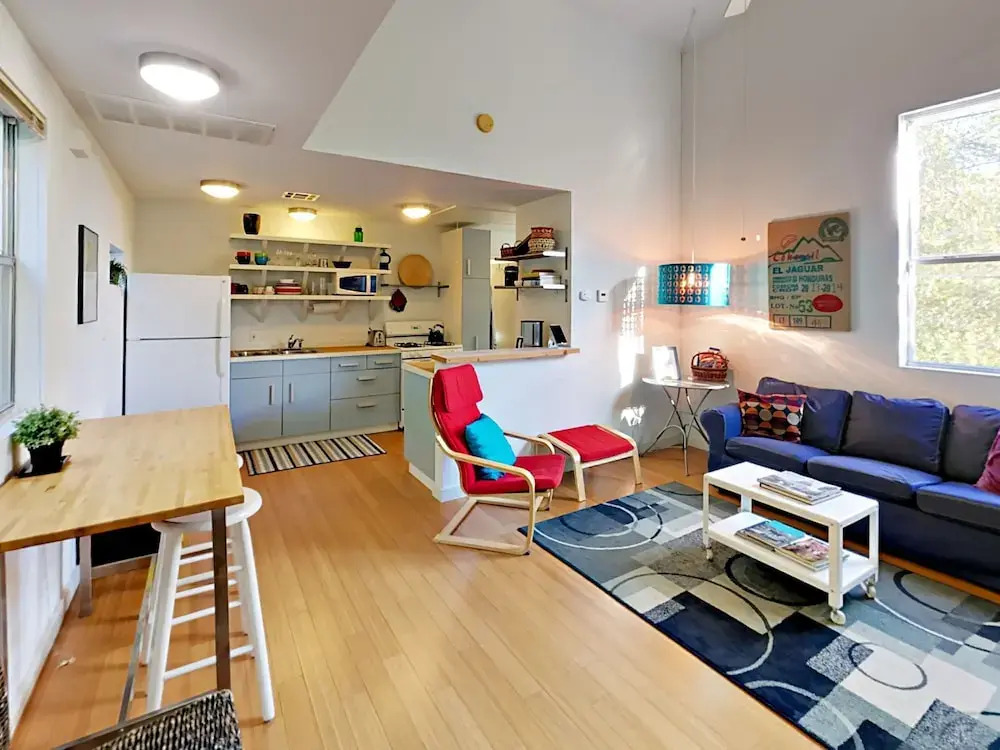 1BR South Austin Steps from 1st by RedAwning
