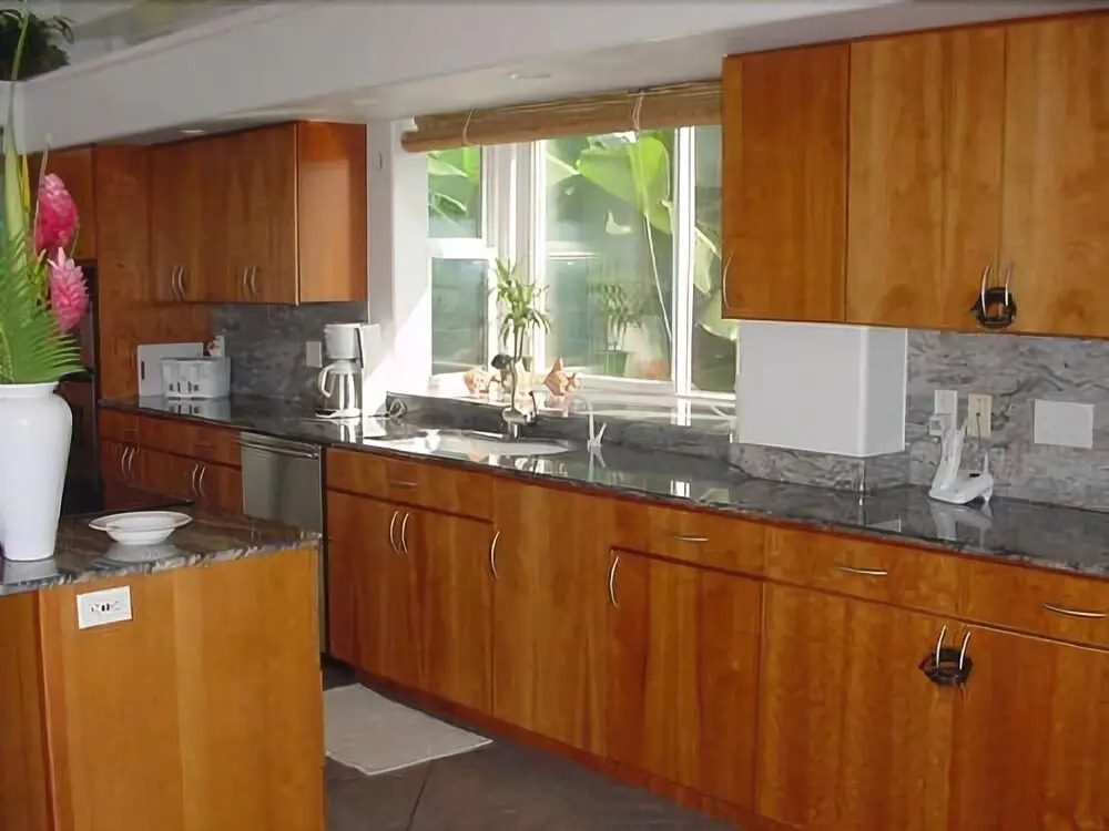 Kona Bay Seaclusion Oceanfront by RedAwning
